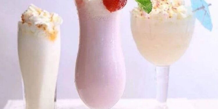 Kahvaltılık süt kokteyli .