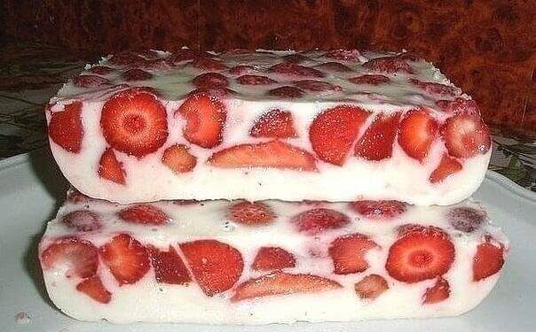 Неимоверно вкусный десерт “Клубника под снегом”