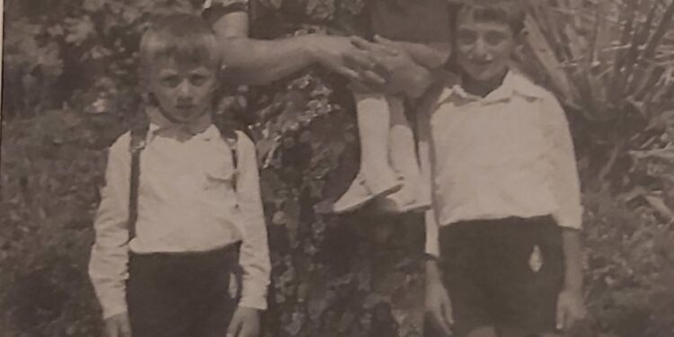 Дысхашҭыр ҳәа сшәоит-Дудлан Ажьиба