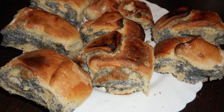 Постный пирог с маком |