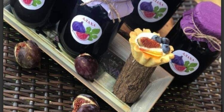 Аиларш алаҳа иалхны-варенье из инжира