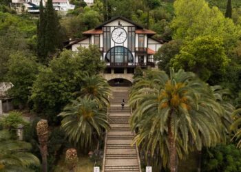 ABHAZYA’NIN İLK RESMİ TATİL BELDESİ 9 OCAK 1903’TE GAGRA’DA AÇILDI.