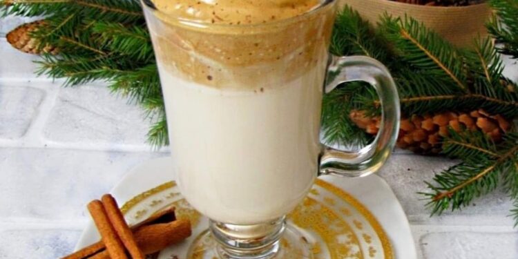 Кофе Дальгона (Dalgona coffee)-Кофе Дальгона (Dalgona coffee).