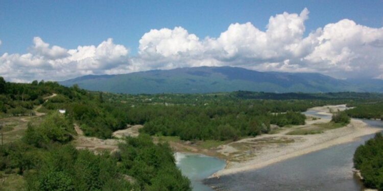 Abhazya’nın Gal bölgesinde, tarihsel açıdan önemli ve güzel bir başka olağandışı yer Atskar Tapınağı.