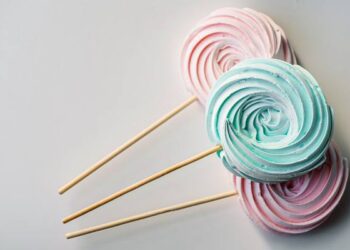 Меренга на палочках