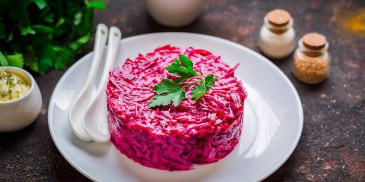 Салат из свеклы и сыра