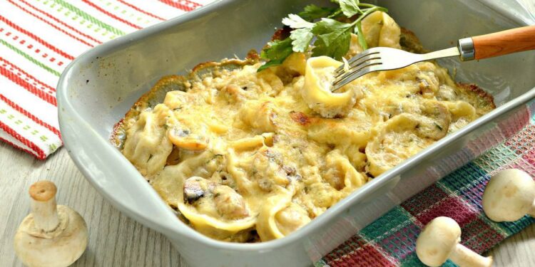 Пельмени под сливочным соусом