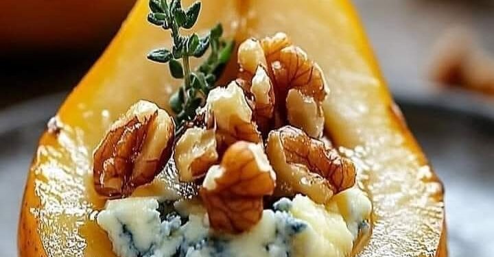 Груши жареные с голубым сыром, грецкими орехами и медом