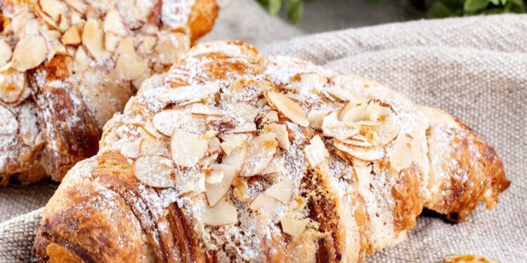 Миндальные круассаны
